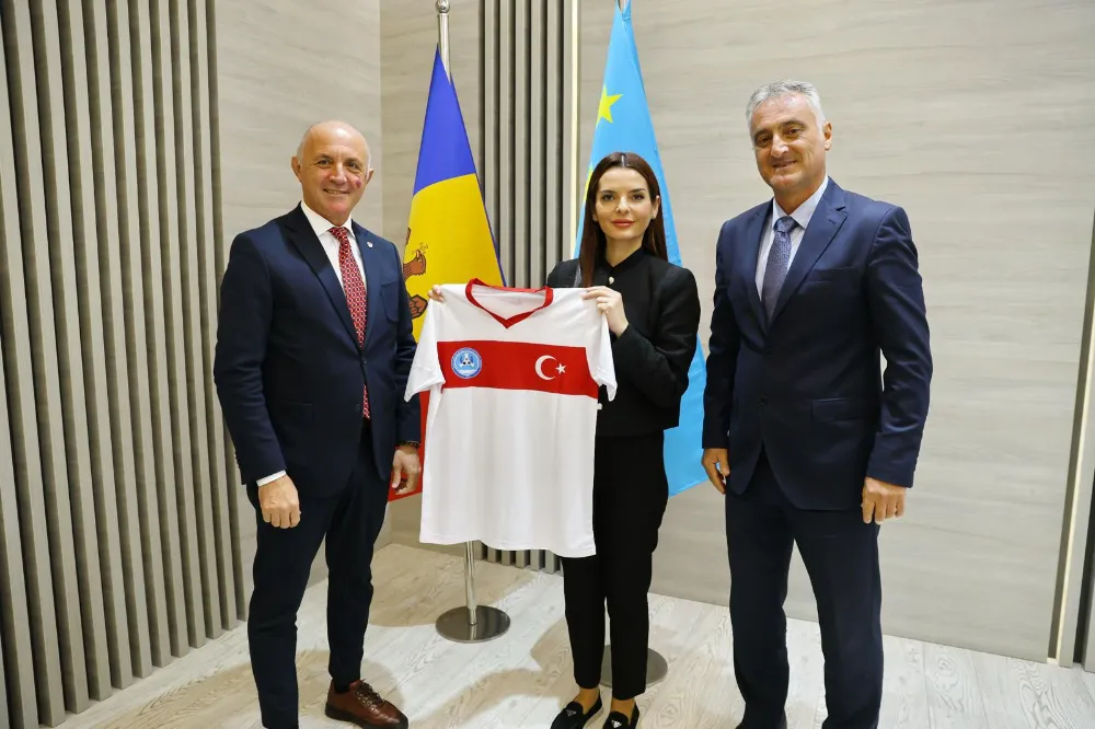 BAŞKAN KIR VE YARDIMCISI ÜLGEN