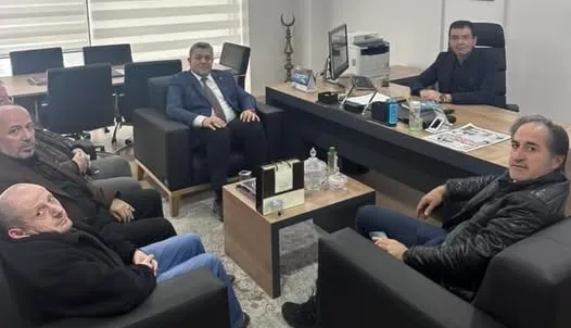 ÜSTP 7. Dönem Sözcüsü Alper Argan ve yürütme kurulu üyeleri Ordu Büyükşehir Belediyesi Ünye Ofisi Özel Kalem Müdürü Hasan Hamarat’ı ziyaret etti. 