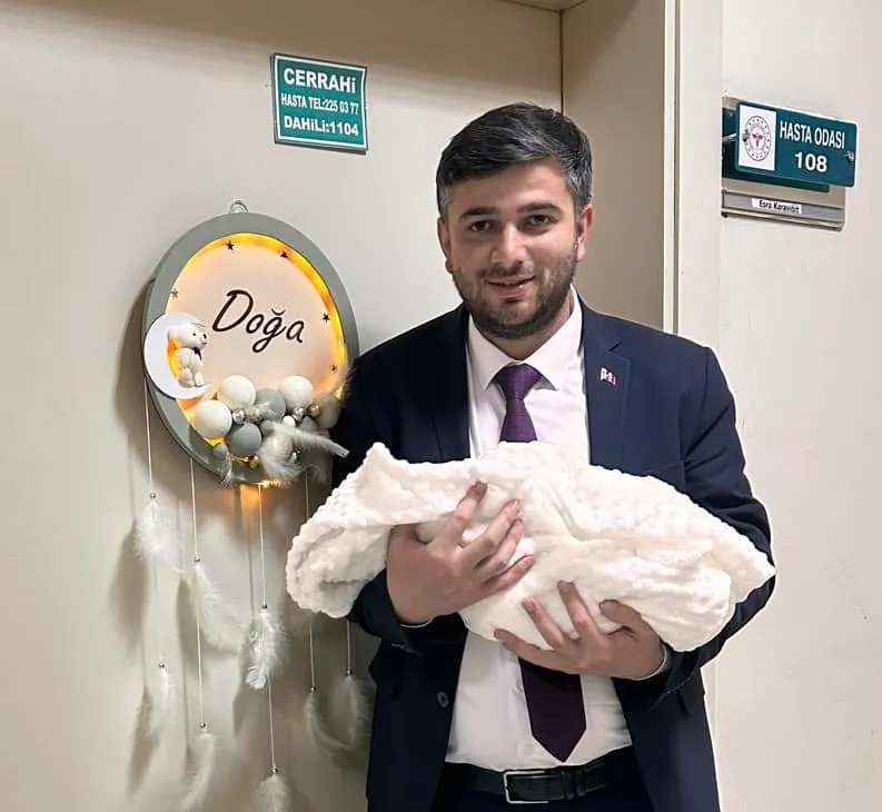 Mesut Başkan, ikinci kez baba olmanın sevincini yaşıyor