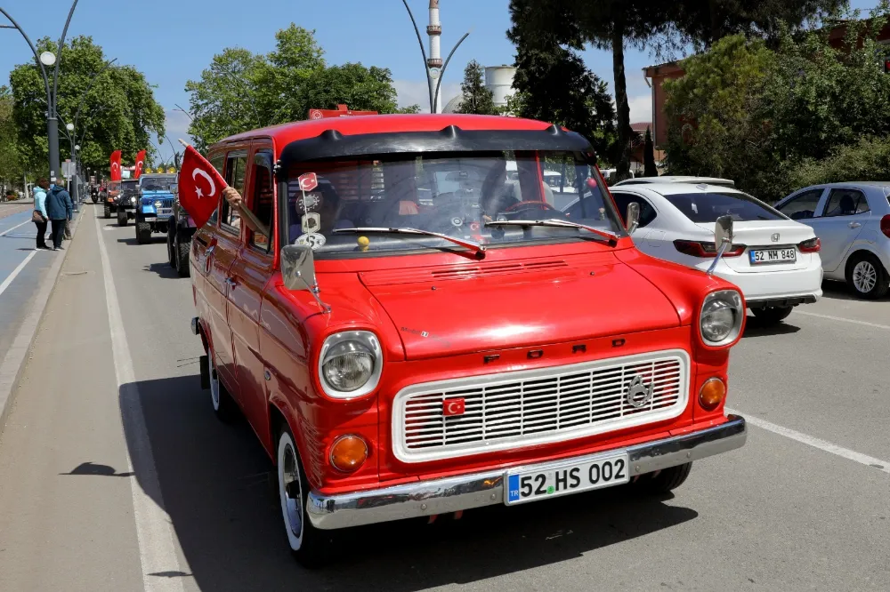 ORDU CADDELERİ 4 KUŞAK ARAÇLA RENKLENDİ 