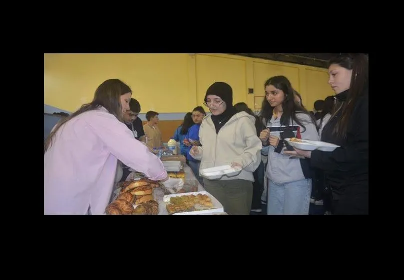 Ünye Mehmet Refik Güven  Anadolu Lisesi Öğrencilerinden Hayır Çarşısı