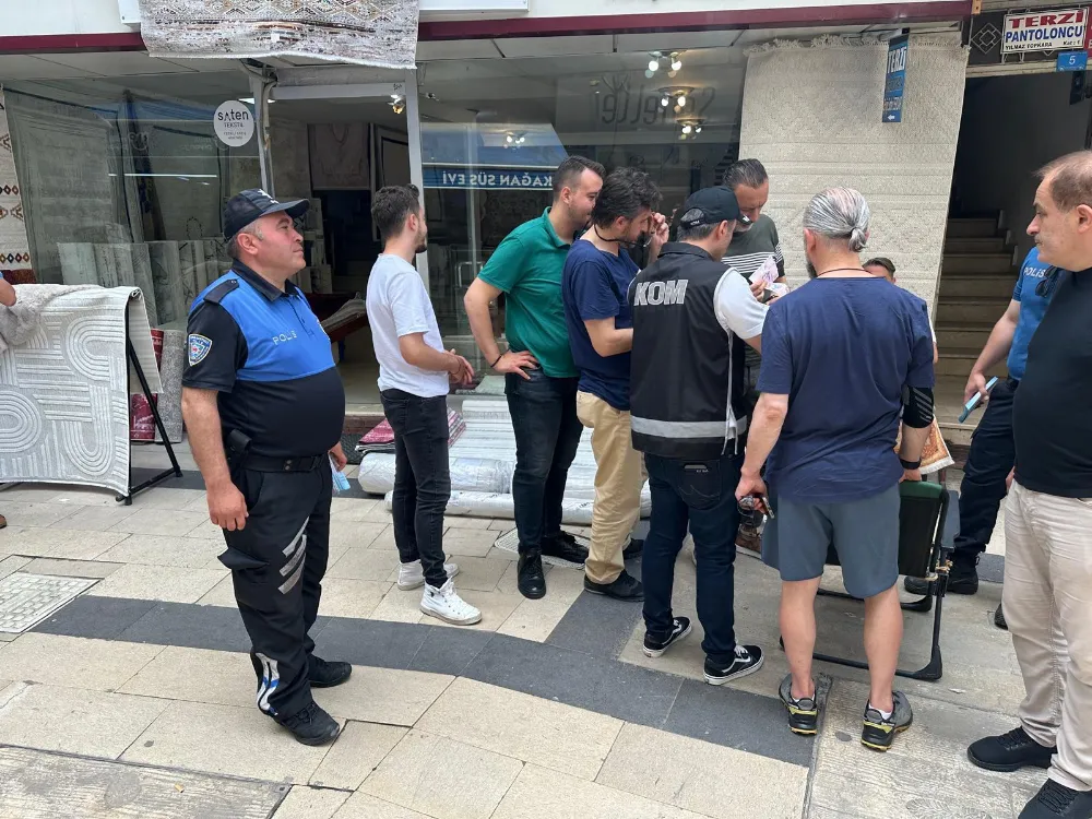 KOM EKİPLERİNDEN “PARADA SAHTECİLİK” OPERASYONU