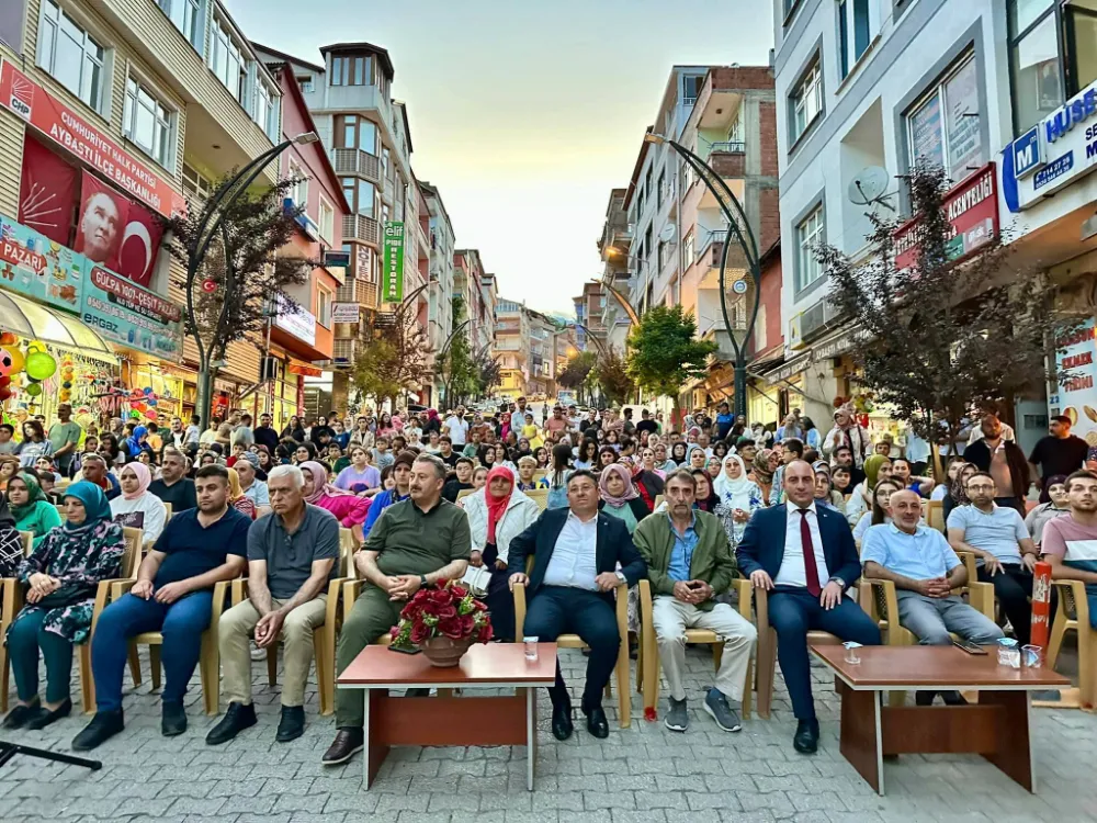 KONSER VE AÇIK HAVA SİNEMASININ BU SEFERKİ DURAĞI AYBASTI OLDU