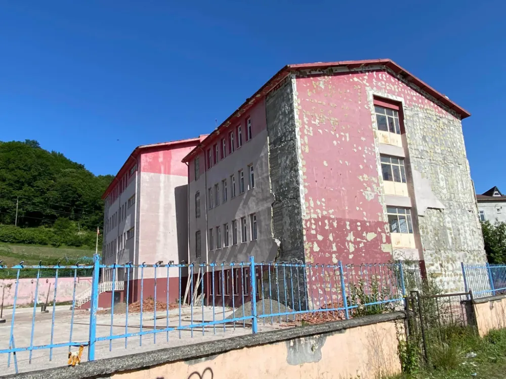 ÇAYBAŞI ATATÜRK İLKOKUL VE ORTAOKULU BAKIM ONARIM ÇALIŞMALARI BAŞLADI
