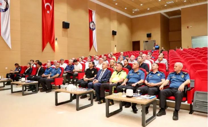 Emniyet, Altınordu’daki muhtarlarla bir araya geldi
