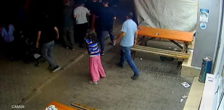 LOKANTA YER KAVGASINDA İŞLETME SAHİPLERİ SAVCI VE AİLESİNE SALDIRDI!