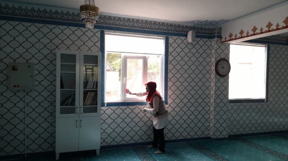 Ordu Büyükşehir Belediyesi, il geneli camilerde temizlik çalışmalarını sürdürüyor.
