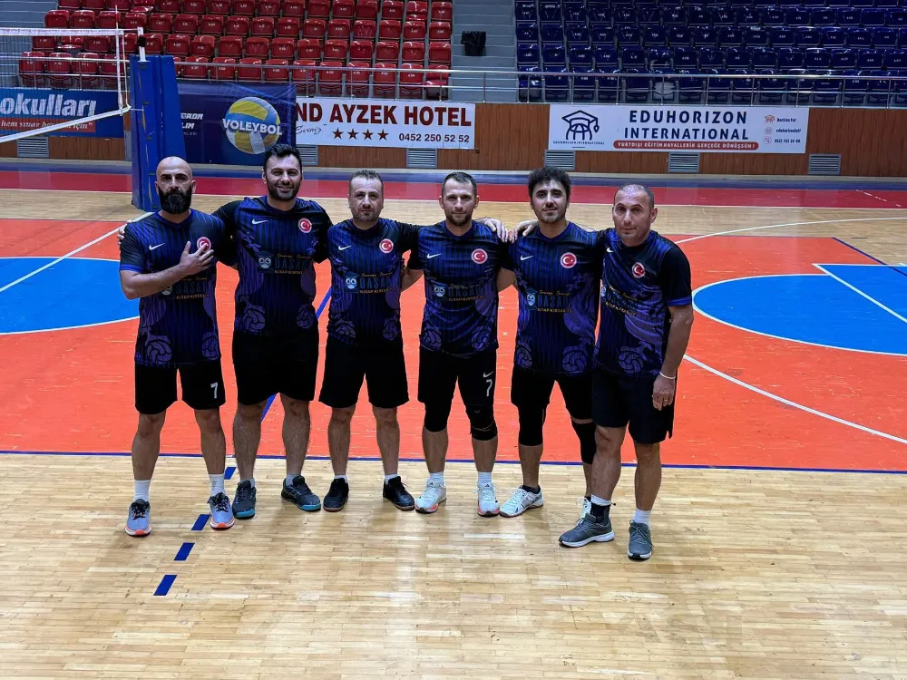 ÜNYE ŞEHİT TANER KART ORTAOKULU İL ÜÇÜNCÜSÜ OLDU