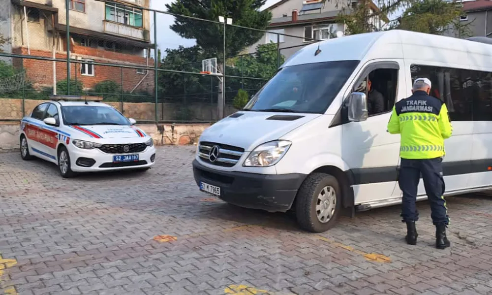 ORDU’DA TRAFİK DENETİMLERİ SÜRÜYOR: 10 BİN ARAÇ KONTROL EDİLDİ