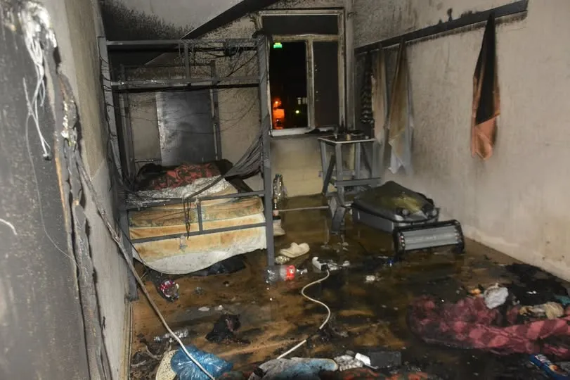 ÜNYE’DE İŞÇİLERİN KALDIĞI BİNADA ELEKTRİKLİ SOBADAN YANGIN ÇIKTI