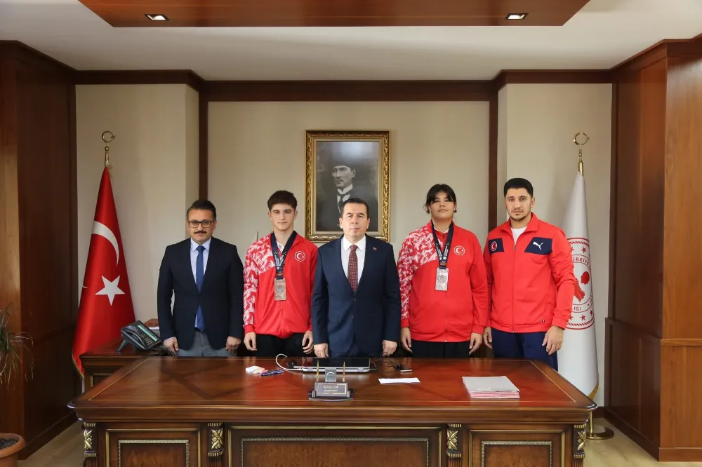 U15 Avrupa Boks Şampiyonası Başarılı Sporcularından Kaymakam Işık’a Ziyaret...