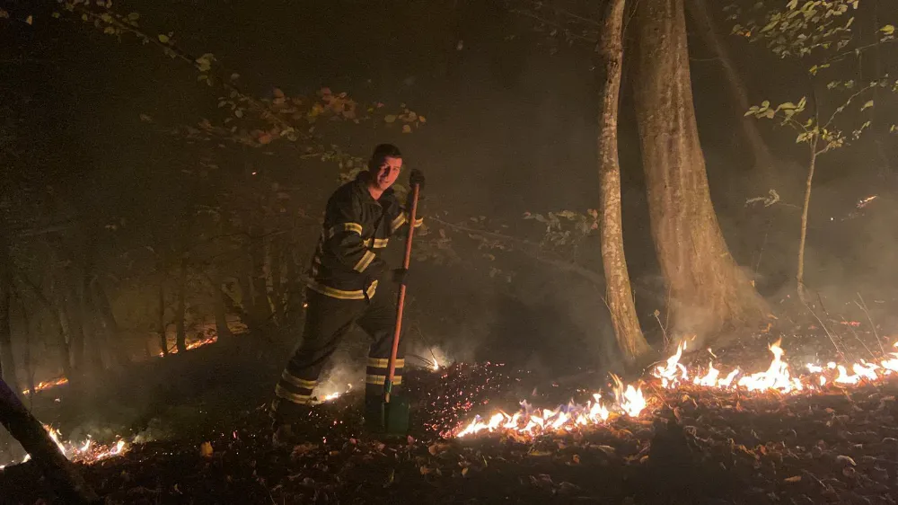 KUMRU’DA ÖRTÜ YANGINI SÖNDÜRÜLDÜ