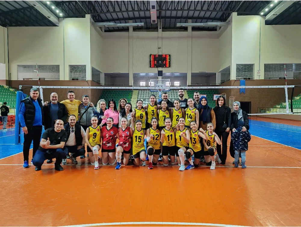 Ünye Atatürk Ortaokulu Yıldız Kız  Voleybol Takımı Şampiyon Oldu