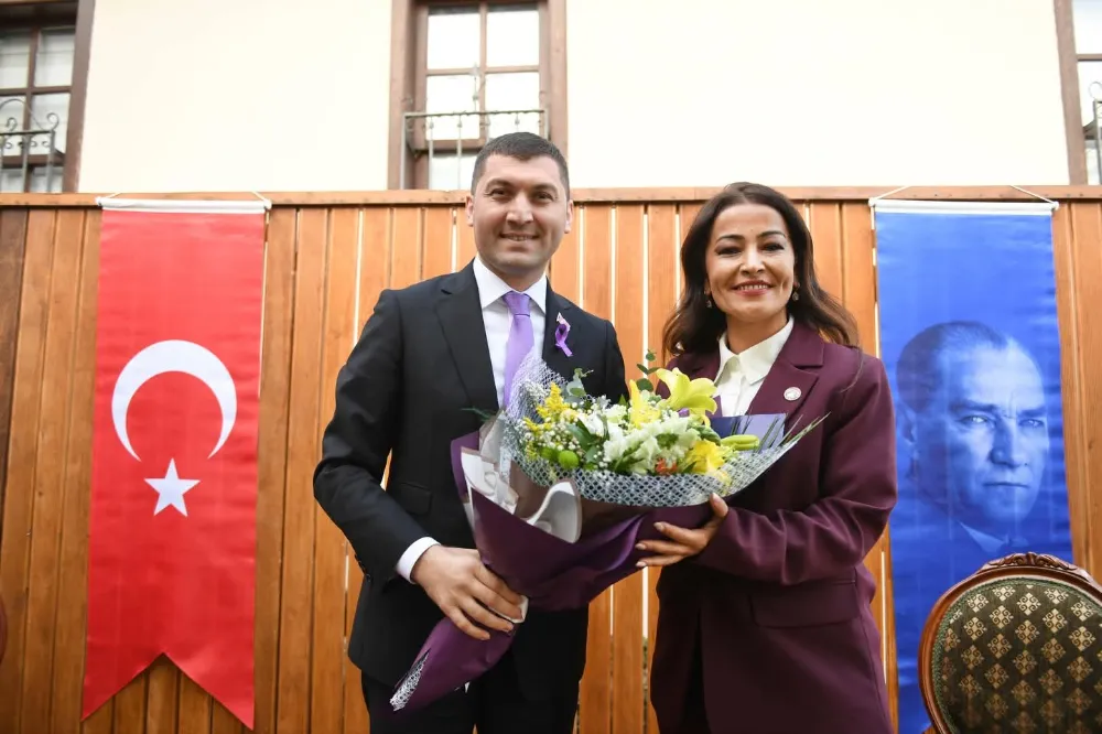 ALTINORDU BELEDİYESİ KADINA ŞİDDETE KARŞI BİLGİLENDİRDİ