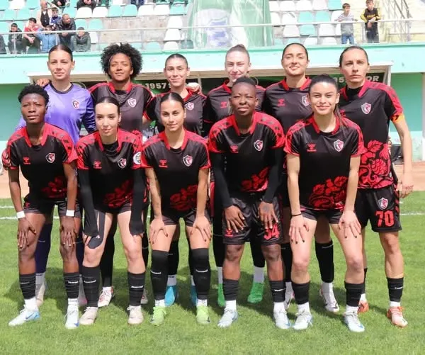 Ünye Kadın Futbol takımı, Ankara Büyükşehir’e 3-2 yenildi.