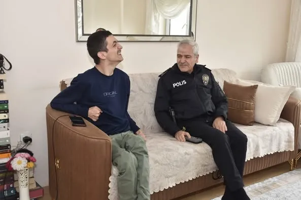 Emniyet Müdürü Ahmet Acar’dan Genç Yazara Anlamlı Ziyaret...