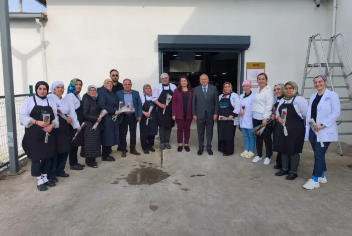  Başkan Tavlı Emek ve Dayanışma Günü’nü kutladı.