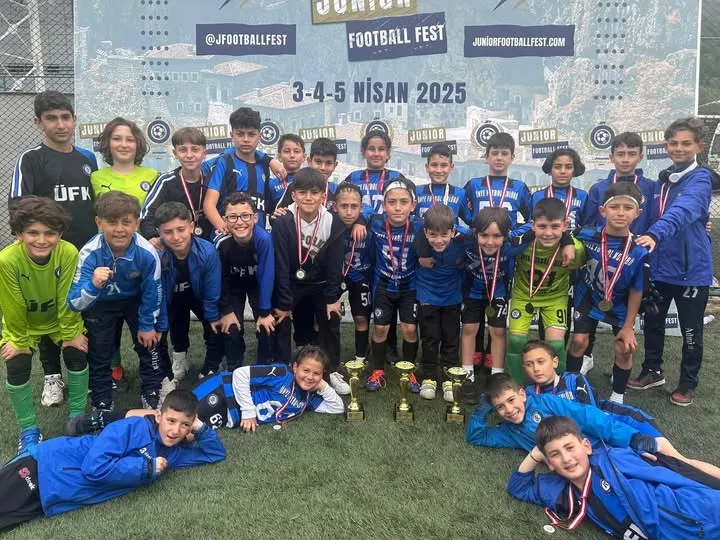 Ünye’nin Altın Çocukları Trabzon’dan Şampiyonlukla Döndü....