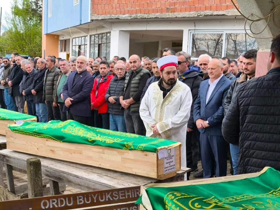 Ateş Ailesi Gözyaşlarıyla Uğurlandı...