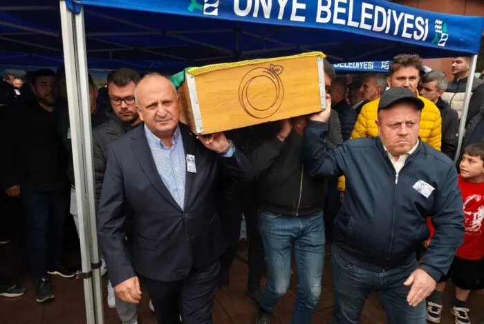 ÜNYE BELEDİYESİ PERSONELİ BEYTULLAH KARAEVLİ SON YOLCULUĞUNA UĞURLANDI