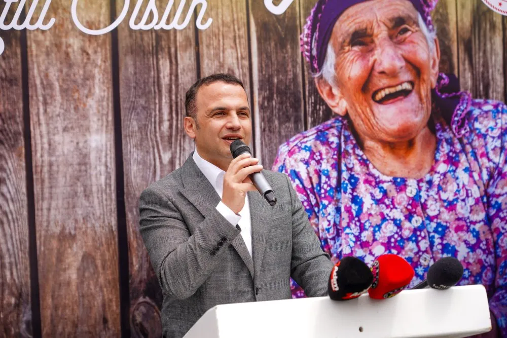 ÜRETİMİN GERÇEK KAHRAMANLARI ŞİFALI ÜRÜNLERİNİ HALKA SUNDU