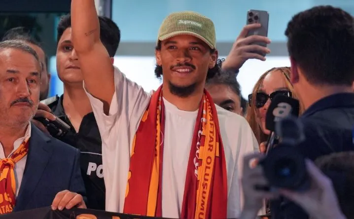 Leroy Sane, Galatasaray için İstanbul