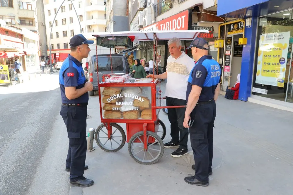 FATSA BELEDİYESİ ZABITA EKİPLERİNDEN MERKEZDE SEYYAR SATICI DÜZENLEMESİ