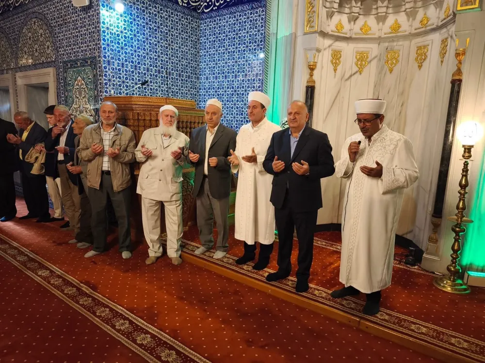 ÜNYE BÜYÜK CAMİİ BAYRAM NAMAZINDA DOLDU TAŞTI