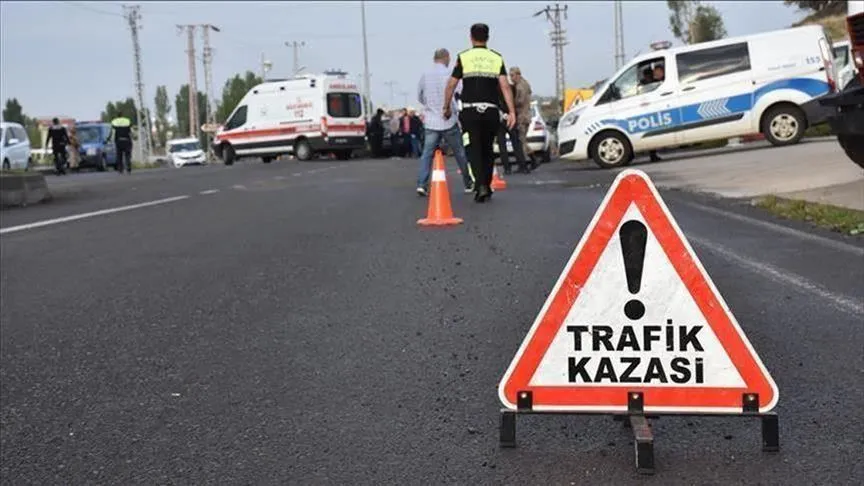 MOTOSİKLET KAZASI: BİR KİŞİ YARALANDI