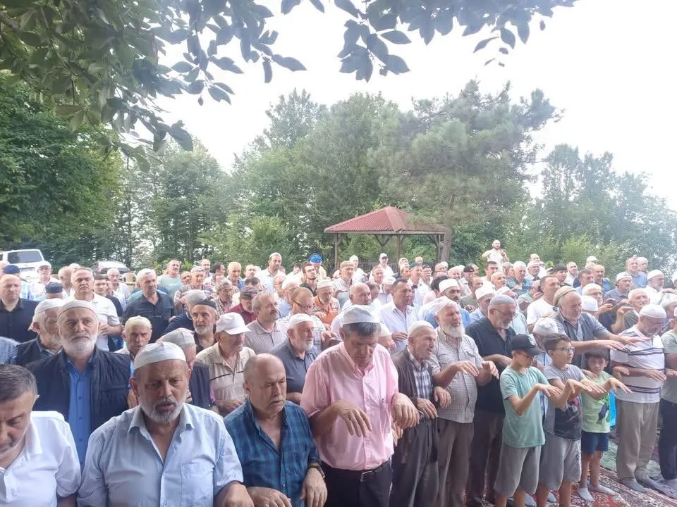 ÜNYE’DE YAĞMUR DUASINA ÇIKILDI