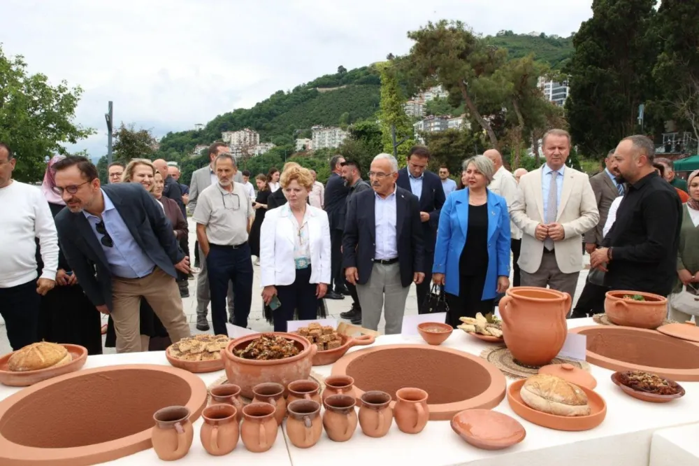 Ordu’da antik çağ toplumlarının yemek kültürü düzenlenen panelde masaya yatırıldı.