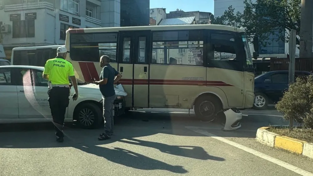 Ünye Hanboğazı’nda Maddi Hasarlı Kaza