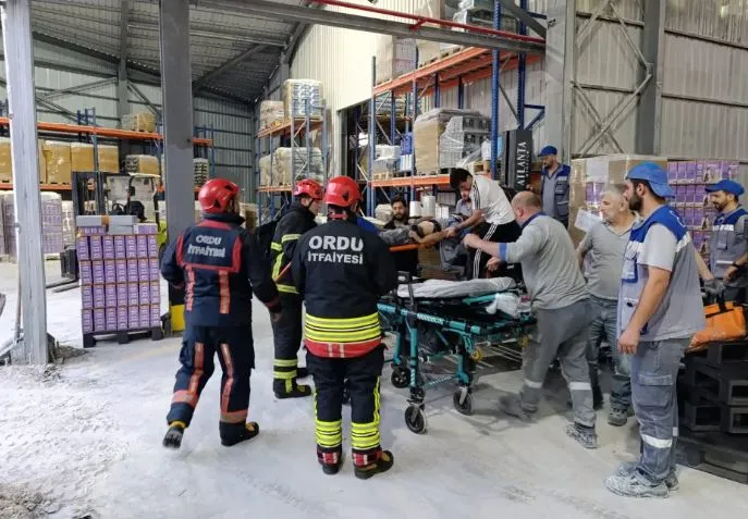 İŞ KAZASINDA ÜNYELİ GENÇ AĞIR YARALANDI