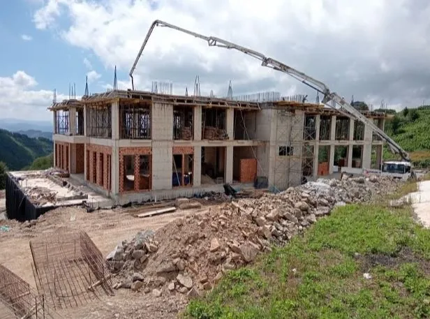GÜRGENTEPE’DE ÖĞRETMENEVİ İNŞAATINDA ÇALIŞMALAR TAM GAZ DEVAM EDİYOR…