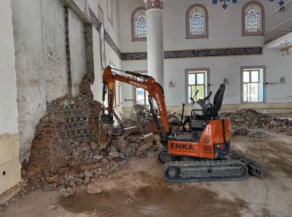Ortabüyük Camii Tadilatta