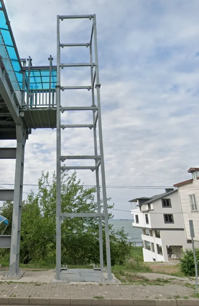Ünye Devlet Hastanesi Önüne Asansör Geliyor...
