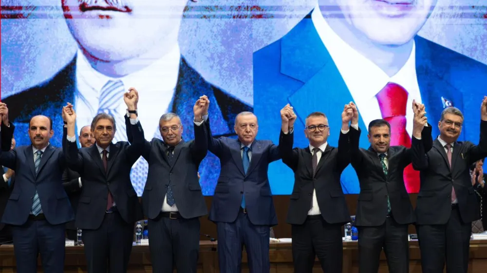 2 belediye başkanı daha AK Parti