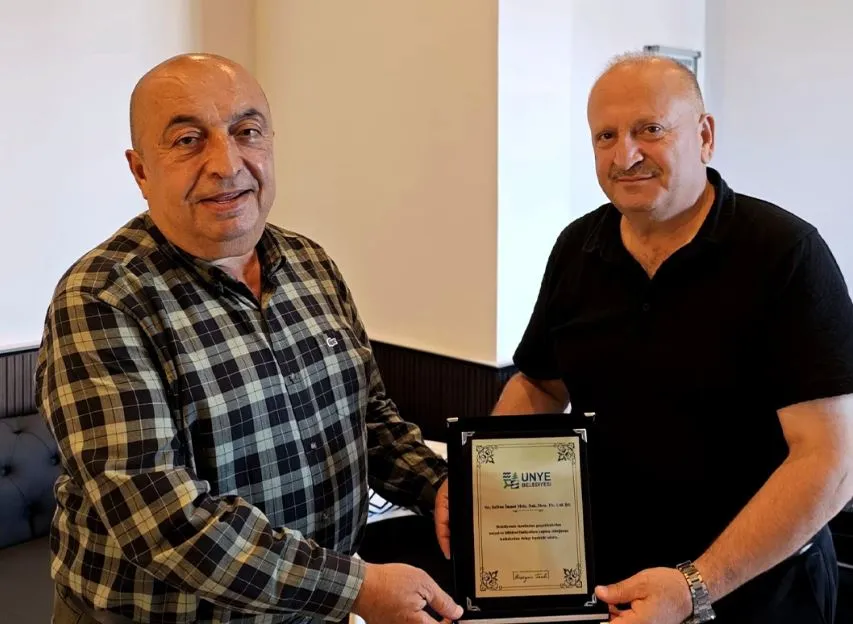 HAYIRSEVER İŞ İNSANI YILDIRIM’A ÜNYE BELEDİYESİ’NDEN TEŞEKKÜR PLAKETİ