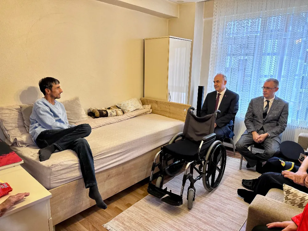 Vali Erol, Gazileri Evlerinde Ziyaret Etti