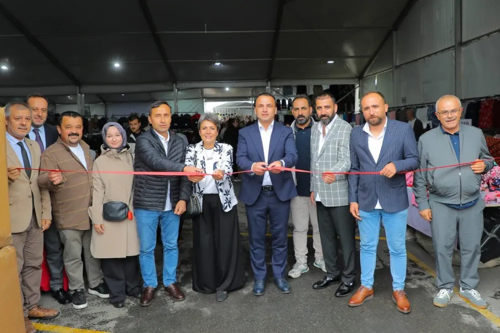 İstanbul İndirim Çadırı – Tekstil Fuarı  kapılarını açtı.